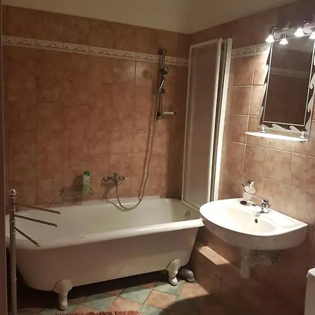 Brezovay Kastely Panzio Bed & Breakfast *